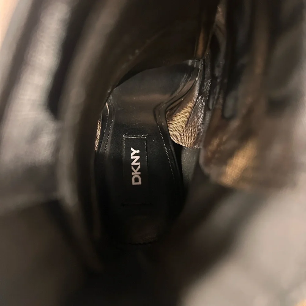 DKNY Black 4in heels with Velcro straps - Picture 7 of 8